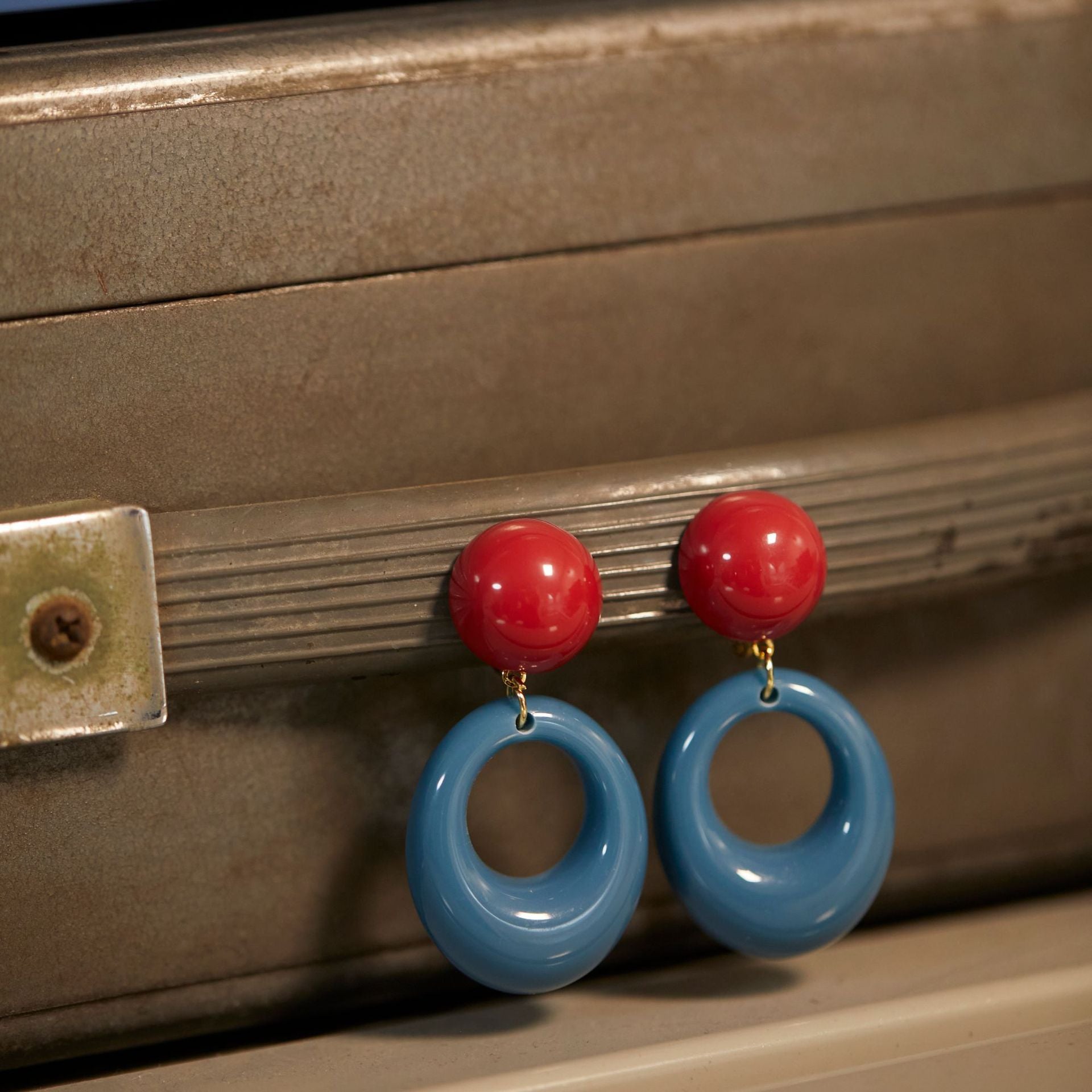 Wholesale Vintage Circle Contrast Acrylic Earrings