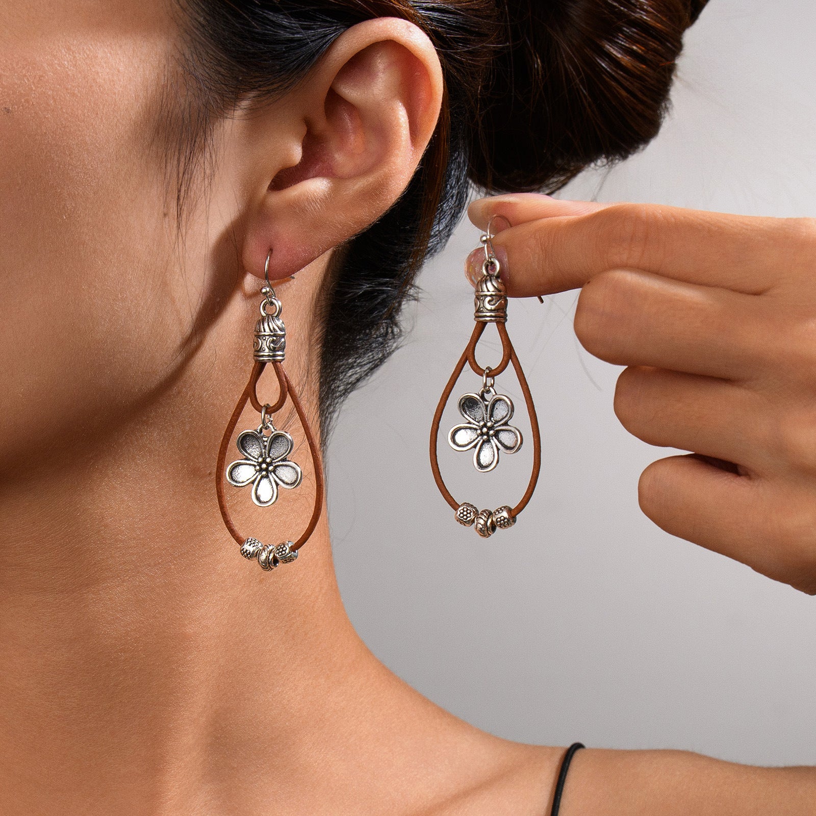 Wholesale  retro ethnic style antique silver flower beads leather rope pendant women's earrings