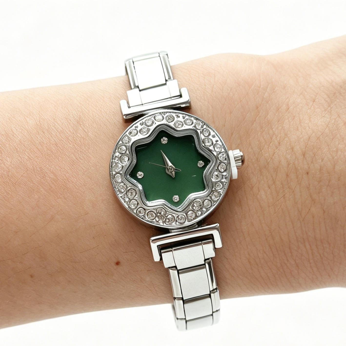 Wholesale Stainless Steel Modular Detachable Women' s Watch,  Flower Diamond Dial Quartz,  Fashion Accessory for Everyday Wear and Boutique Resale