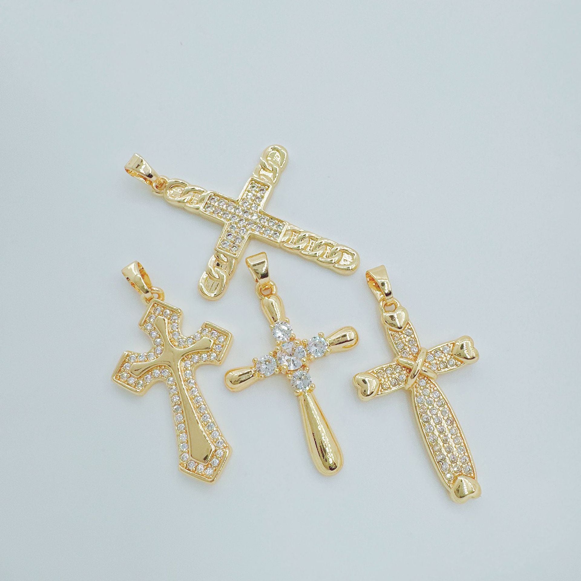Wholesale Copper Fashion Cross Pendant Necklace with Rhinestones - Chic Jewelry Accessory for Women Boutique Resale