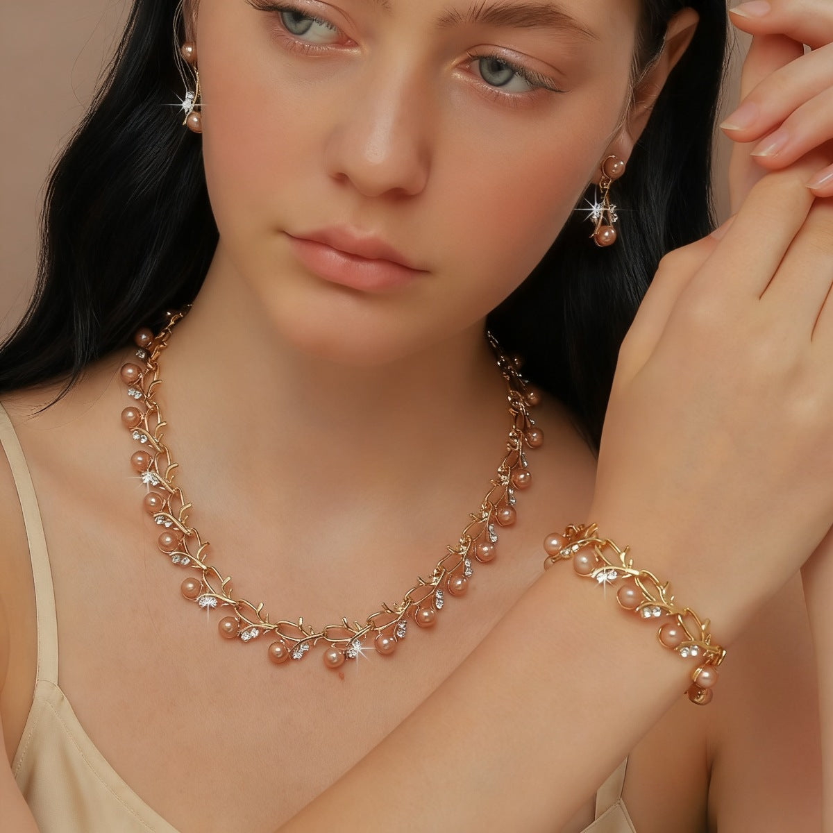 Wholesale Retro Pearl Shaped Alloy Jewelry Set with Earrings Necklace Bracelet for Women Party Wear
