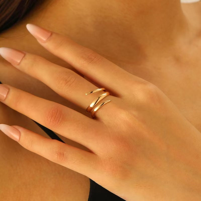 Anello braccialetto in lega a spirale pieghettata a faccia larga stile esagerato all'ingrosso