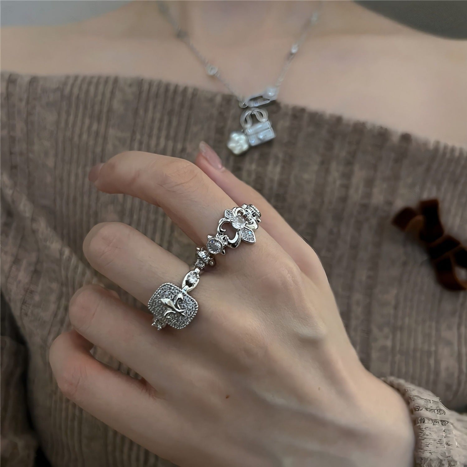 Wholesale Copper Open Ring with Hollow Flower Design,  Trendy Iris Style for Women,  Fashion Jewelry Accessory