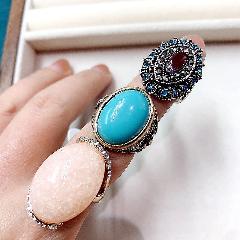 Wholesale Alloy Retro Turquoise Ring - Trendy Ethnic Jewelry Gift for Women