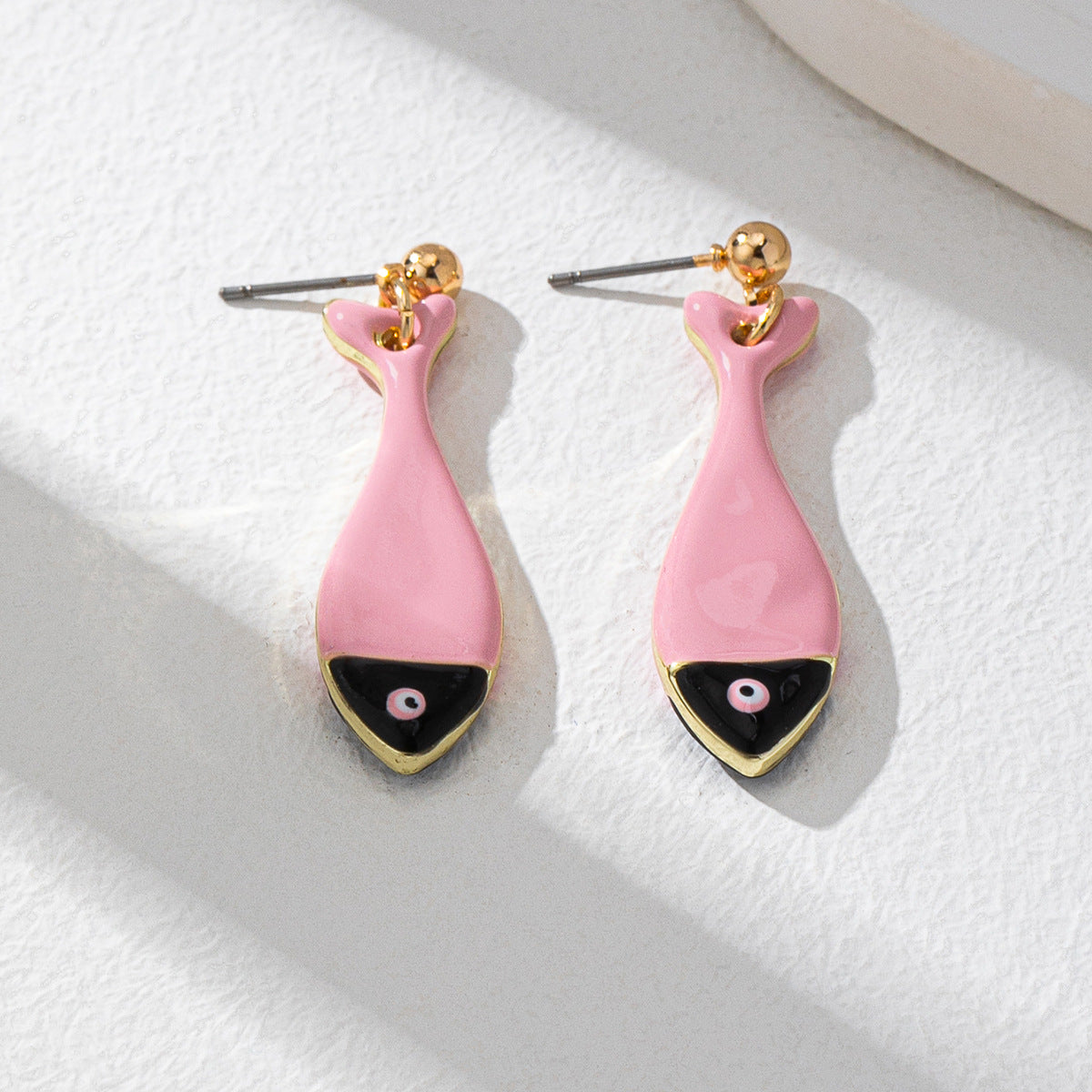 Wholesale Alloy Gold Plated Colorful Fish Pendant Drop Earrings For Women Beach Vacation Jewelry