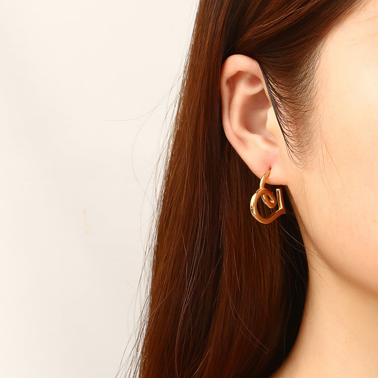 Wholesale  18K gold plated all-match  stainless steel heart earrings