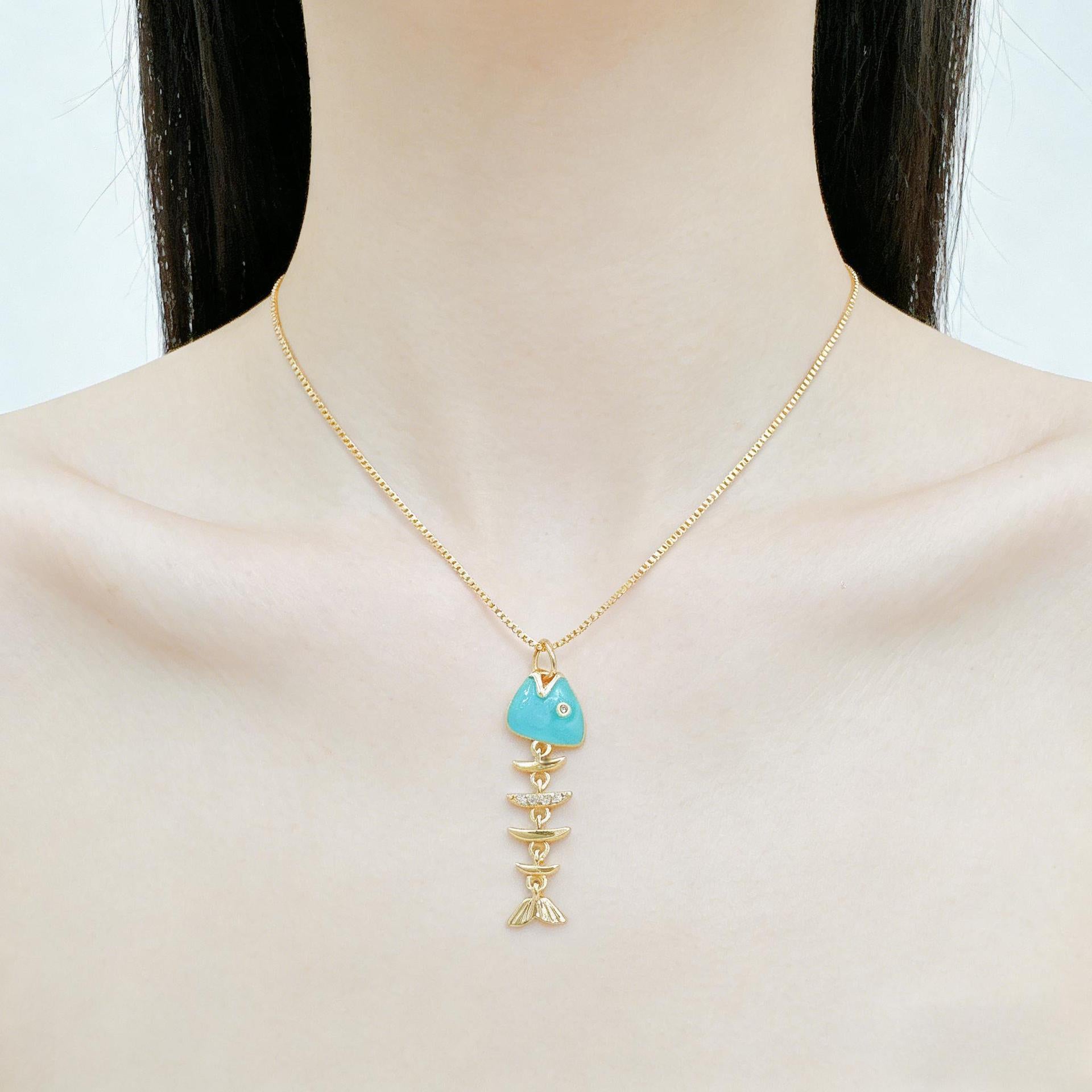 Wholesale Ocean Series Fishbone Pendant Necklace Copper Electroplated Fashion Accessory