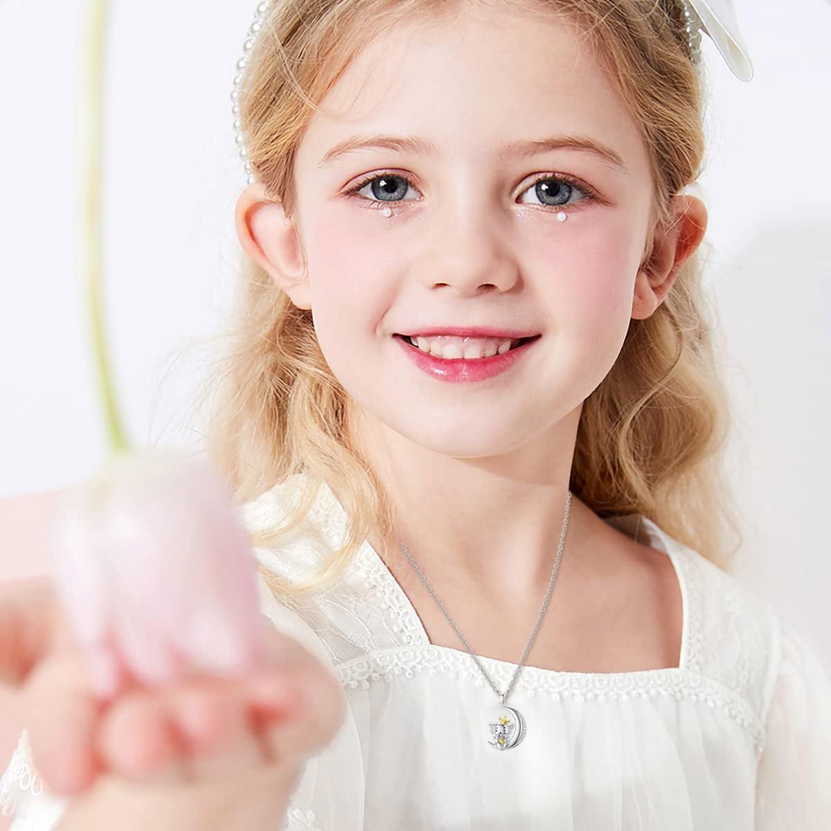 Wholesale  Moon Elephant Love Heart-shaped Pendant Jewelry