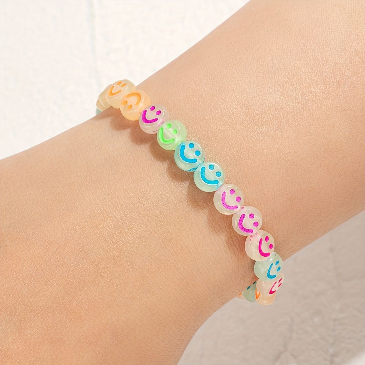 Wholesale luminous color smiling face beaded elastic ladies bracelet