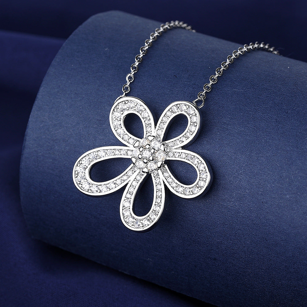 Wholesale five-petal flower three-piece set of luxury diamond ring necklace earrings