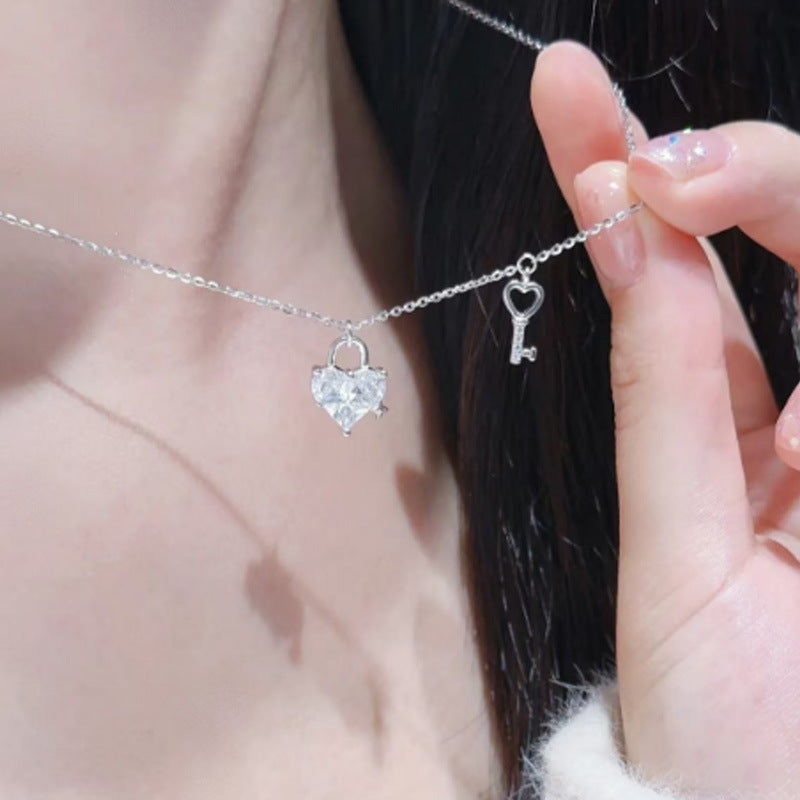 Wholesale Love Lock Necklace,  Light Luxury,  Niche,  Simple Style,  Gift for Female Friends,  Gift for Girlfriend,  New Niche Style