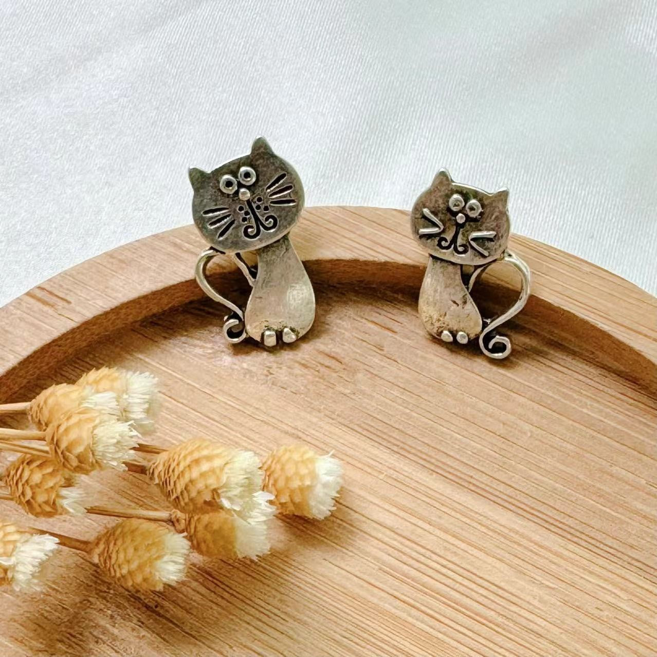 Wholesale  retro design cat earrings