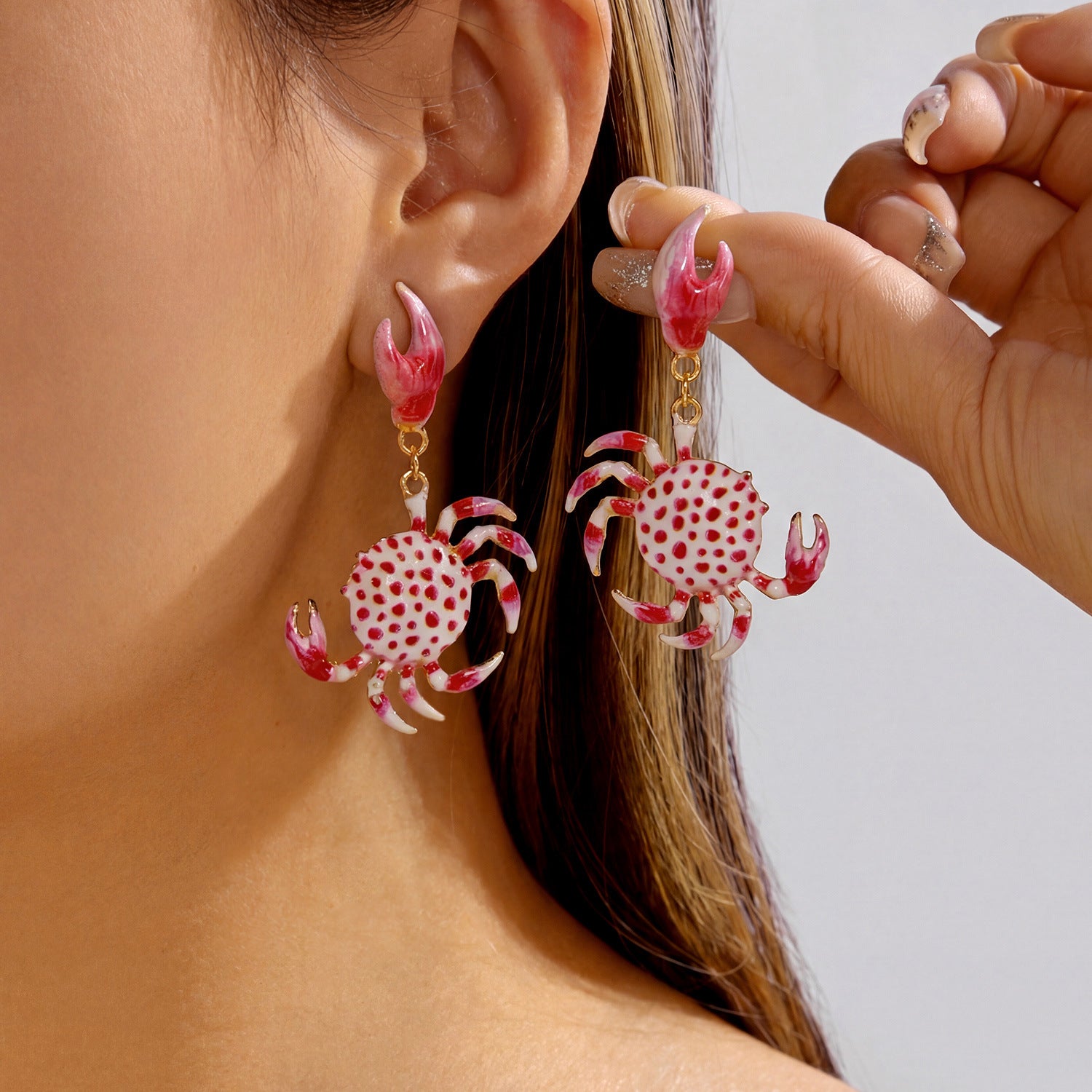 Wholesale Red Full-Pavé Crab Earrings — Light Luxury,  High-End Ocean-Themed Statement Earrings;  Bold,  Unique,  and Versatile Evening Accessories