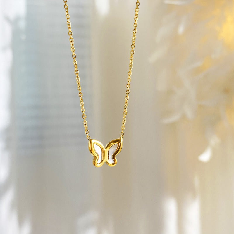 Wholesale Titanium Steel Mother of Pearl Butterfly Daisy Necklace ACC-NE-YuXun003