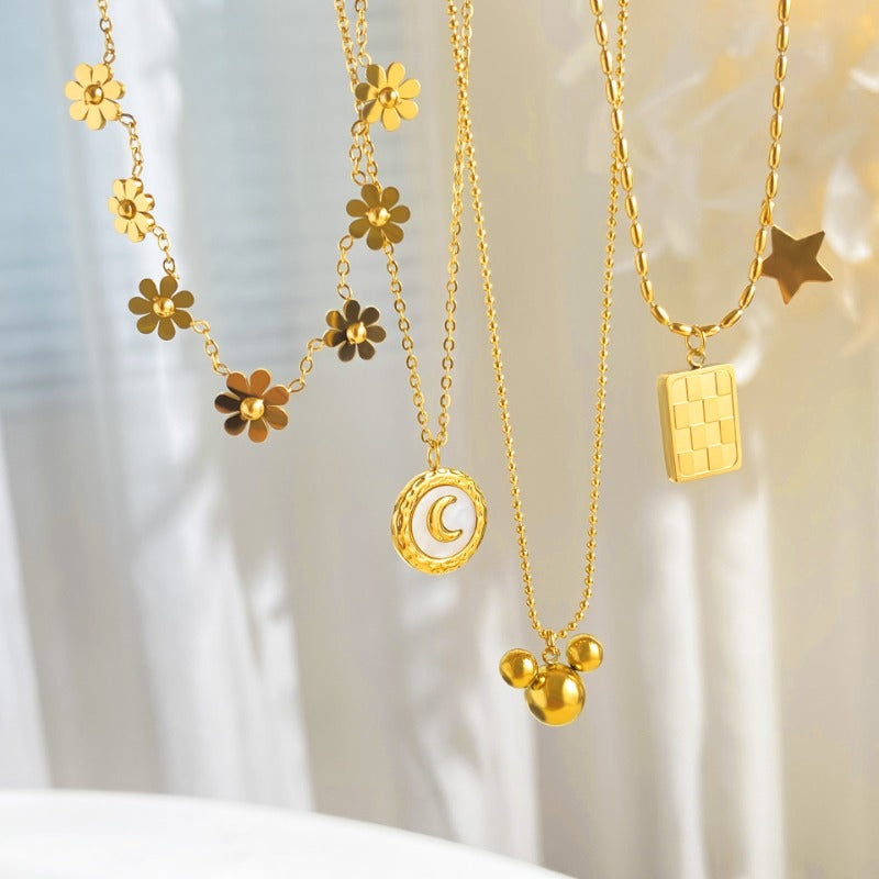 Wholesale Titanium Steel Mother of Pearl Butterfly Daisy Necklace ACC-NE-YuXun003