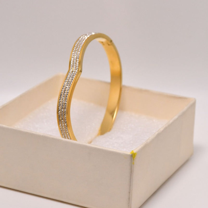 Wholesale Starry Sky V-shaped Diamond Titanium Steel Bracelet ACC-BT-Liyan005