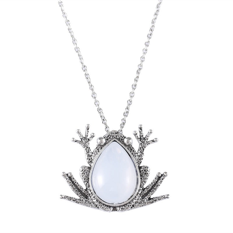 Wholesale Vintage Inlaid Gemstone Frog Pendant Necklace ACC-NE-zhiyu007