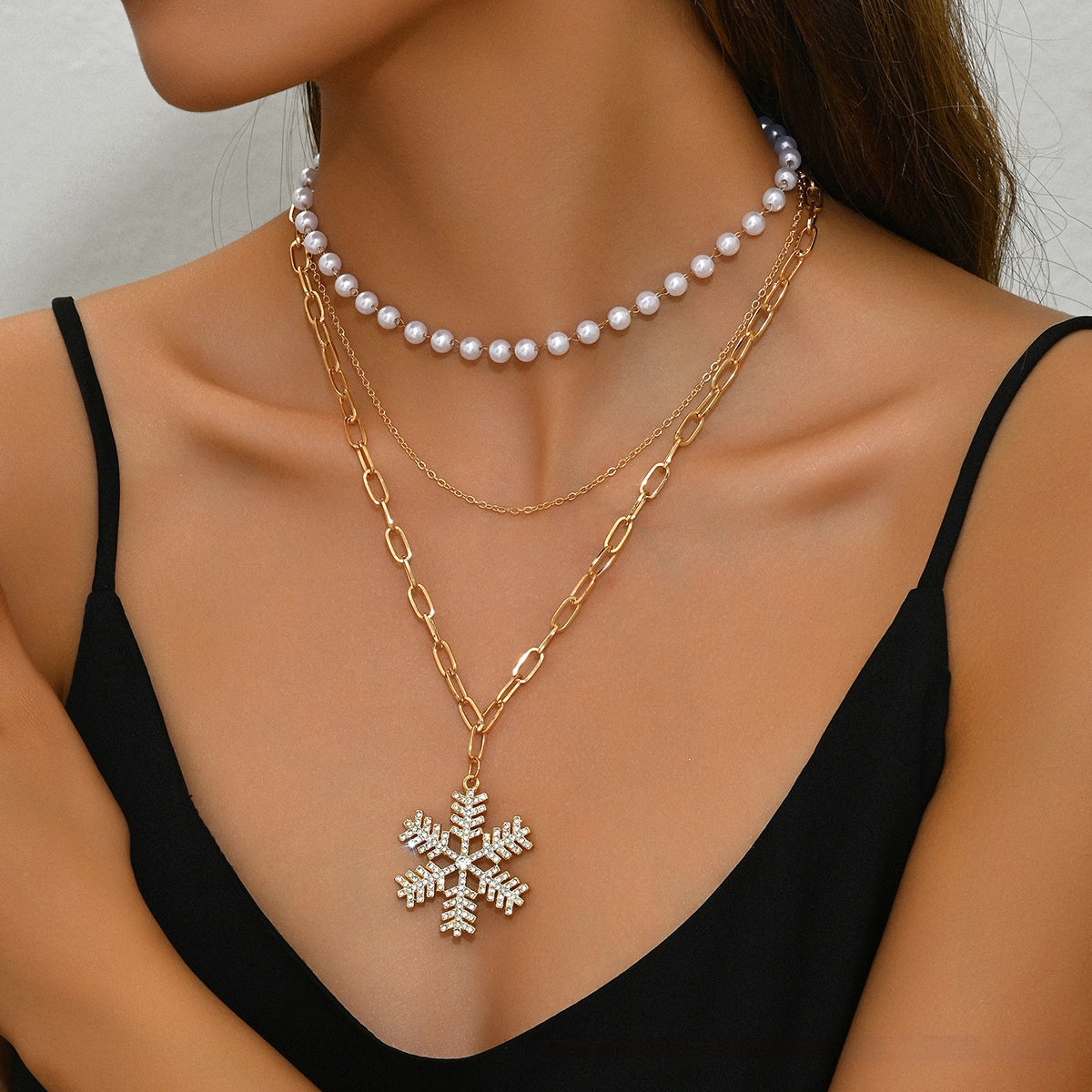 Wholesale Alloy Snowflake Pendant Necklace Rhinestone Christmas Jewelry Boutique Resale