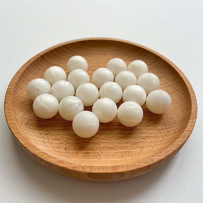 Perles de couleur arc-en-ciel en forme de cœur en Silicone, 15MM, avec taille de pores 2.5mm, vente en gros, 50 pièces
