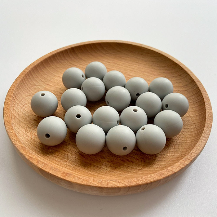 Wholesale 50PCS 15MM Silicone Heart Rainbow Color Beads With Pore Size 2.5mm